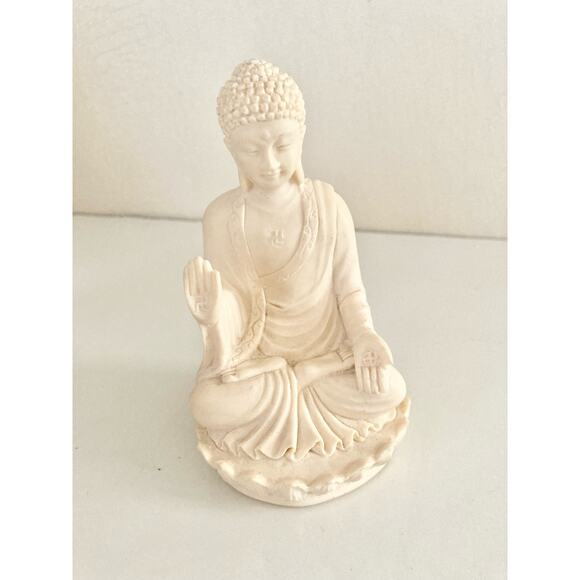 VTG Buddha Staute Figurine Ivory Color Buddhism 5" Meditation - Picture 3 of 5